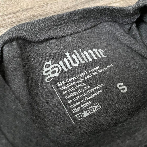 Sublime Women's Sun Logo Long Beach CA Band T-Shirt Small - Picture 3 of 3